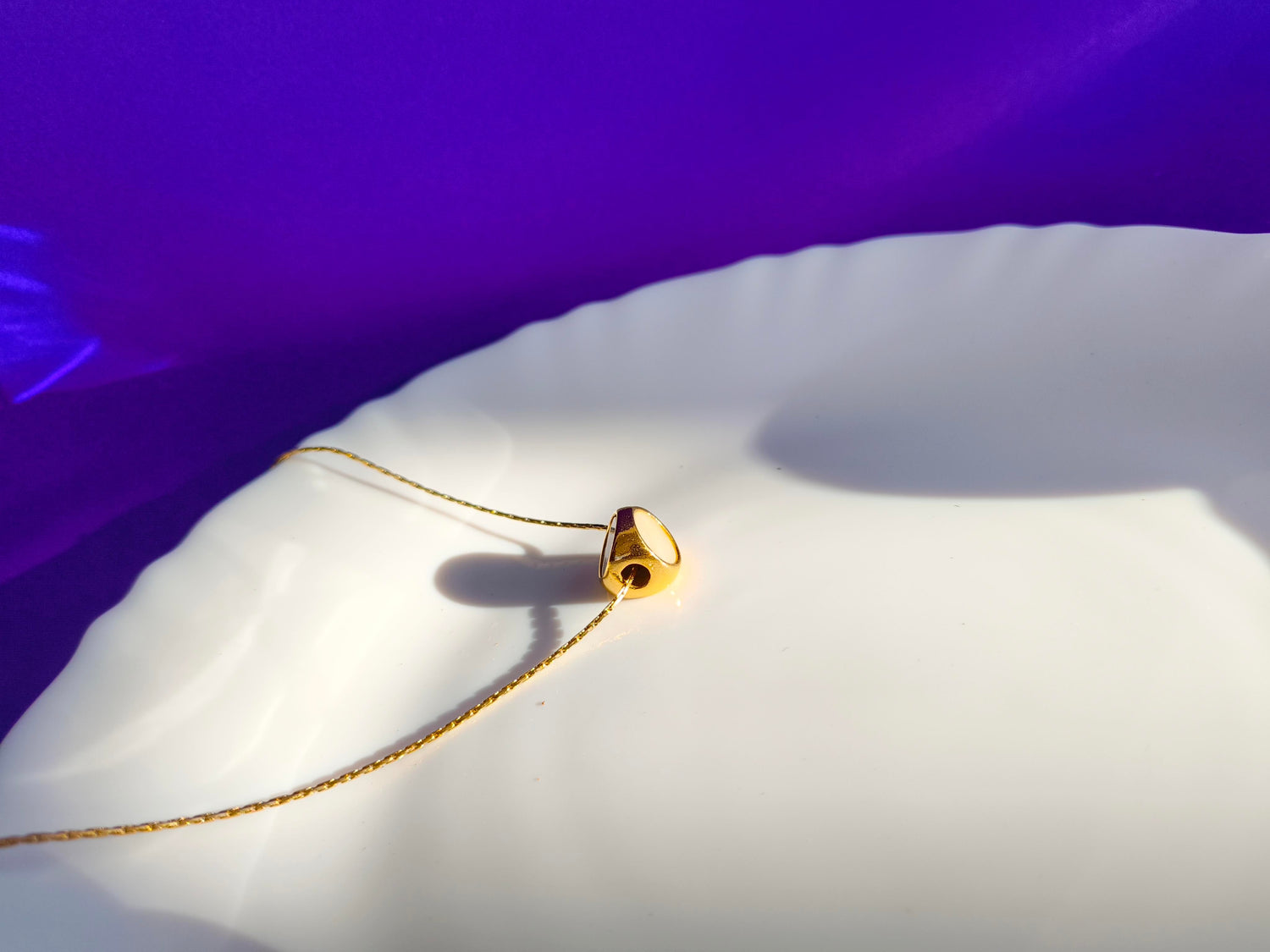 GOLD SINGLE DOLLAR CHAIN