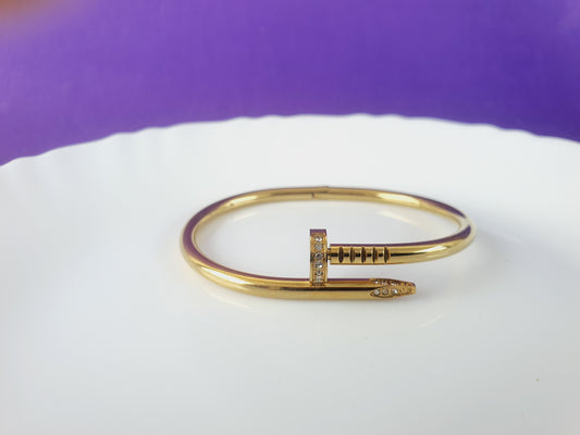 GOLD NAIL STONE BRACELET X