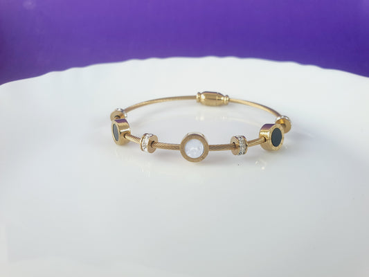 GOLD MAGNECTIC BRACELET X