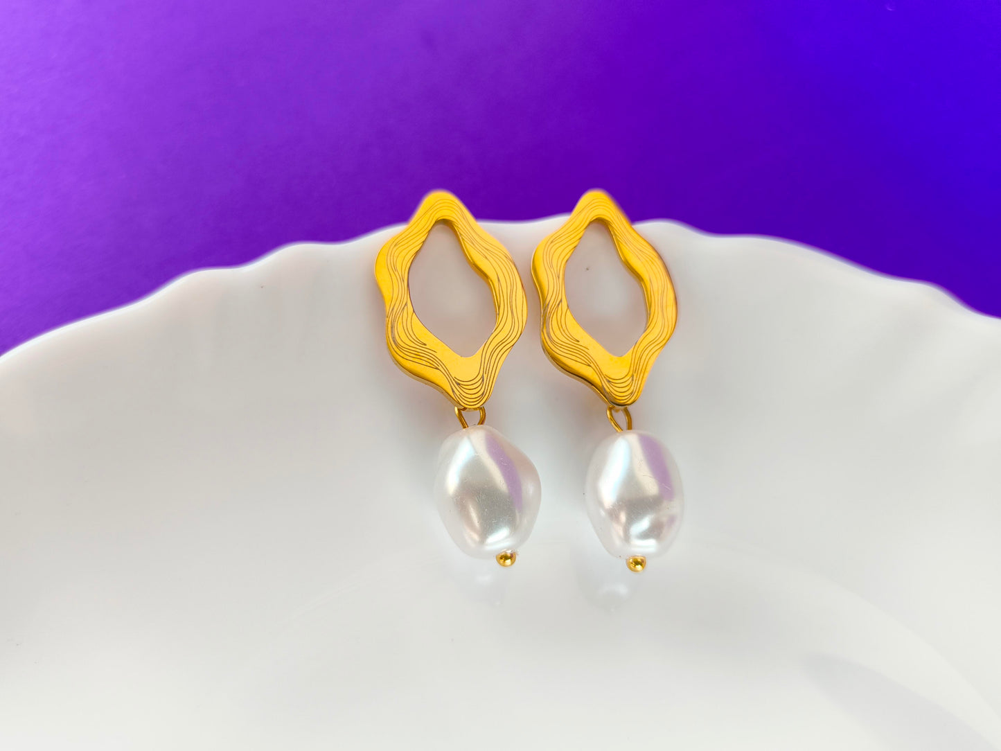 GOLD EARRING AA G T2  X