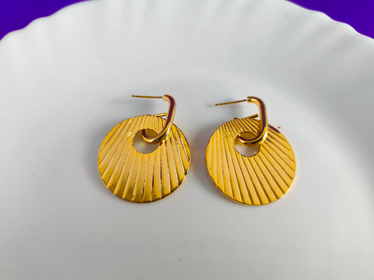 GOLD EARRING E G T1 X