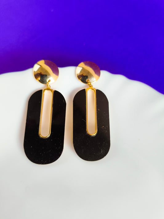 GOLD EARRING Q G T1 X
