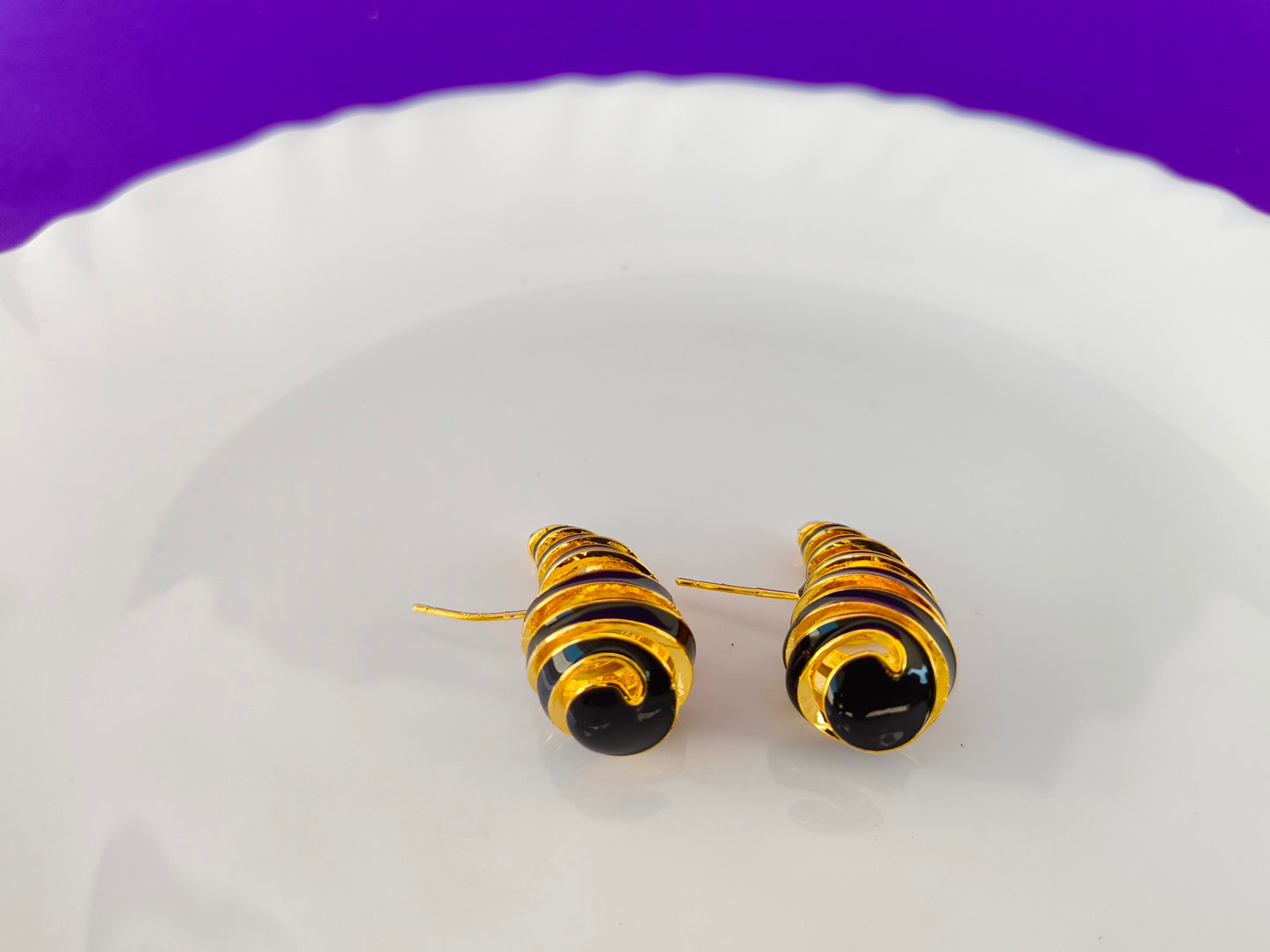 GOLD EARRING Z GG C1 X