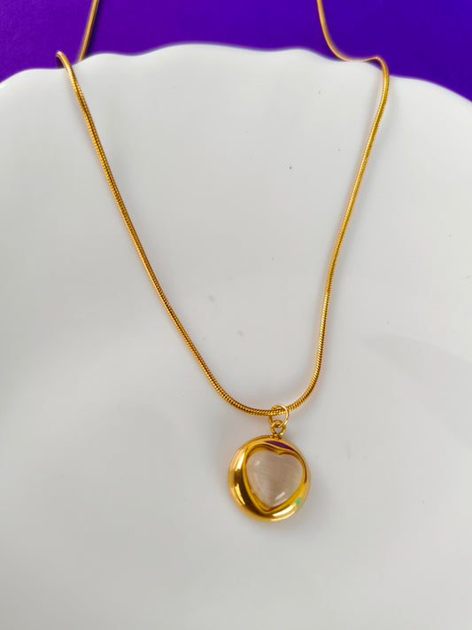 GOLD WHITE ENAMEL HEART CHAIN I5 S8
