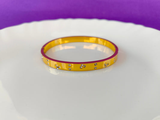 GOLD BRACELET  X