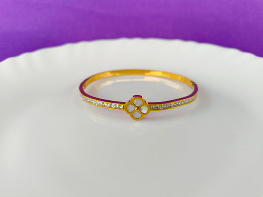 GOLD FLOWER BRACELET X