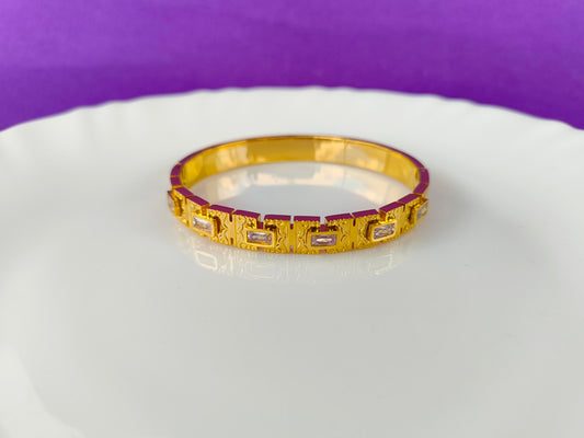 GOLD BRACELET X