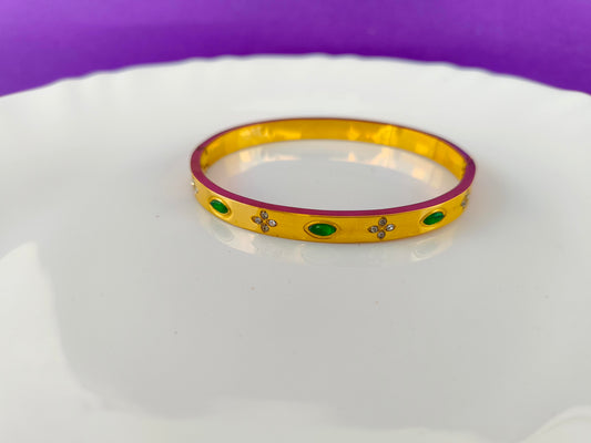 Gold Green Stone Bracelet X