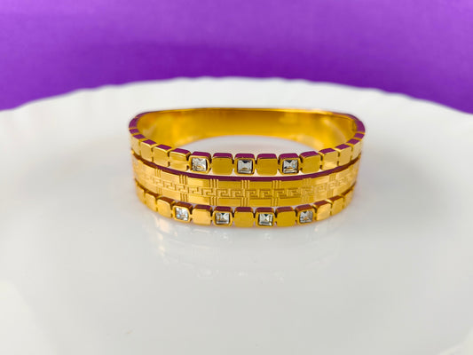 GOLD BRACELET X