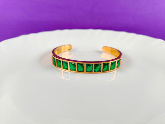 ROSEGOLD GREEN STONE CUFF X