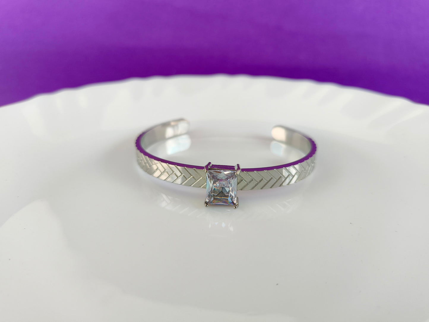 SILVER WHITE STONE CUFF