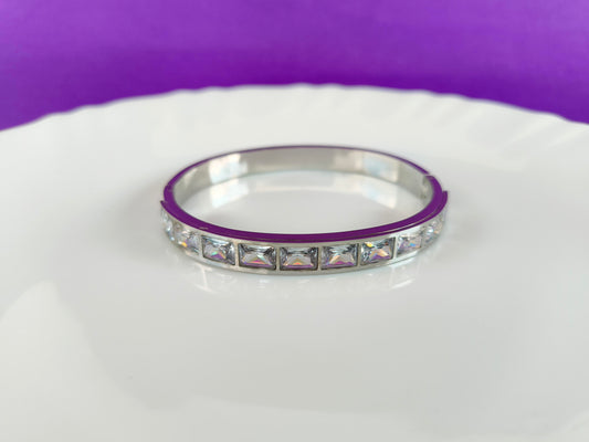 SILVER WHITE STONE BRACELET