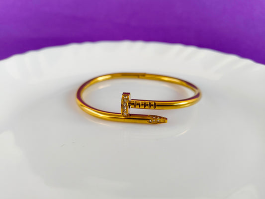 STONE NAIL BRACELET