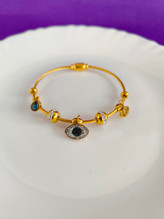 EVIL EYE MAGNETIC LOCK BRACELET