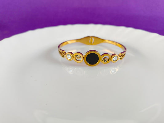 GOLD BRACELET X BLACK