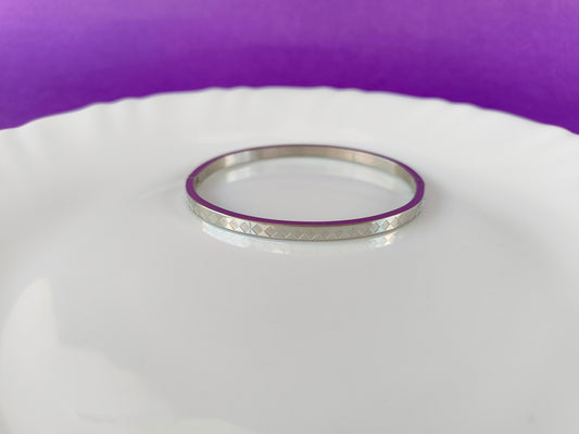ADULT MINIMAL SILVER BRACELET X