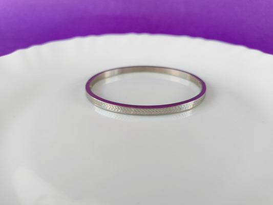 ADULT MINIMAL SILVER BRACELET X