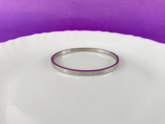 ADULT MINIMAL SILVER BRACELET X