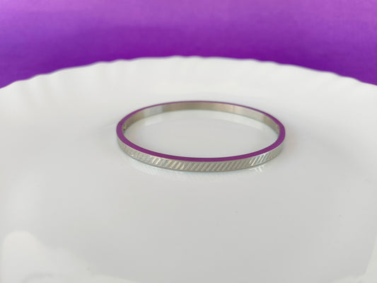ADULT MINIMAL SILVER BRACELET X