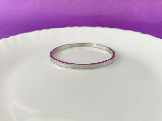 ADULT MINIMAL SILVER BRACELET X