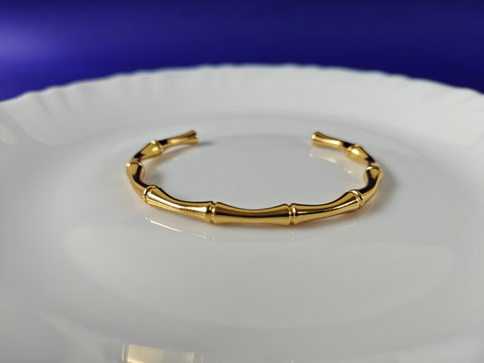 GOLD CUFF BRACELET X