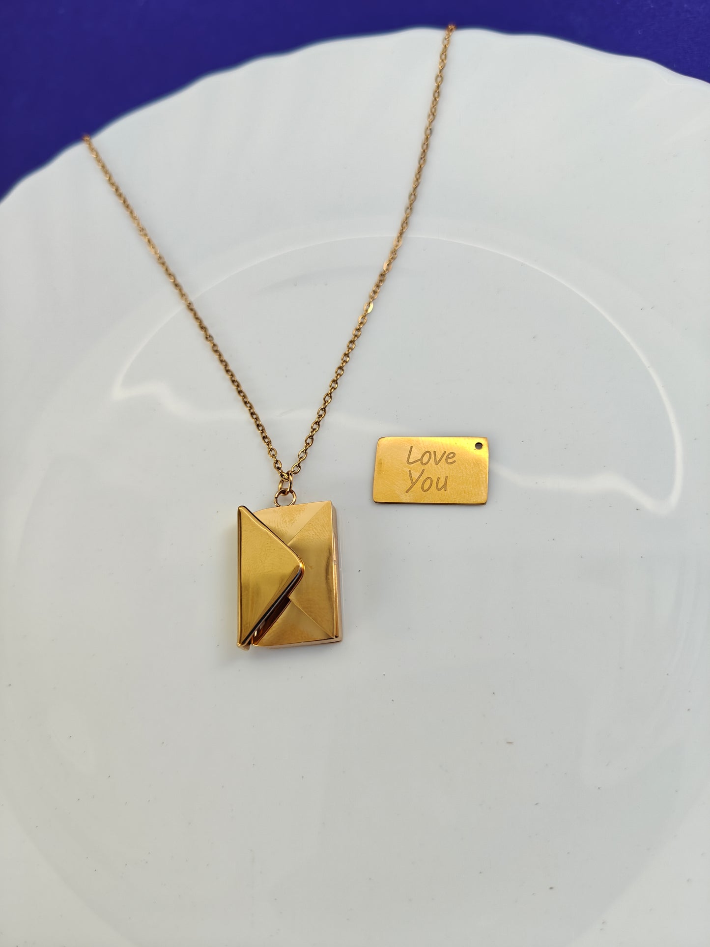 GOLD CHAIN  U3 S15