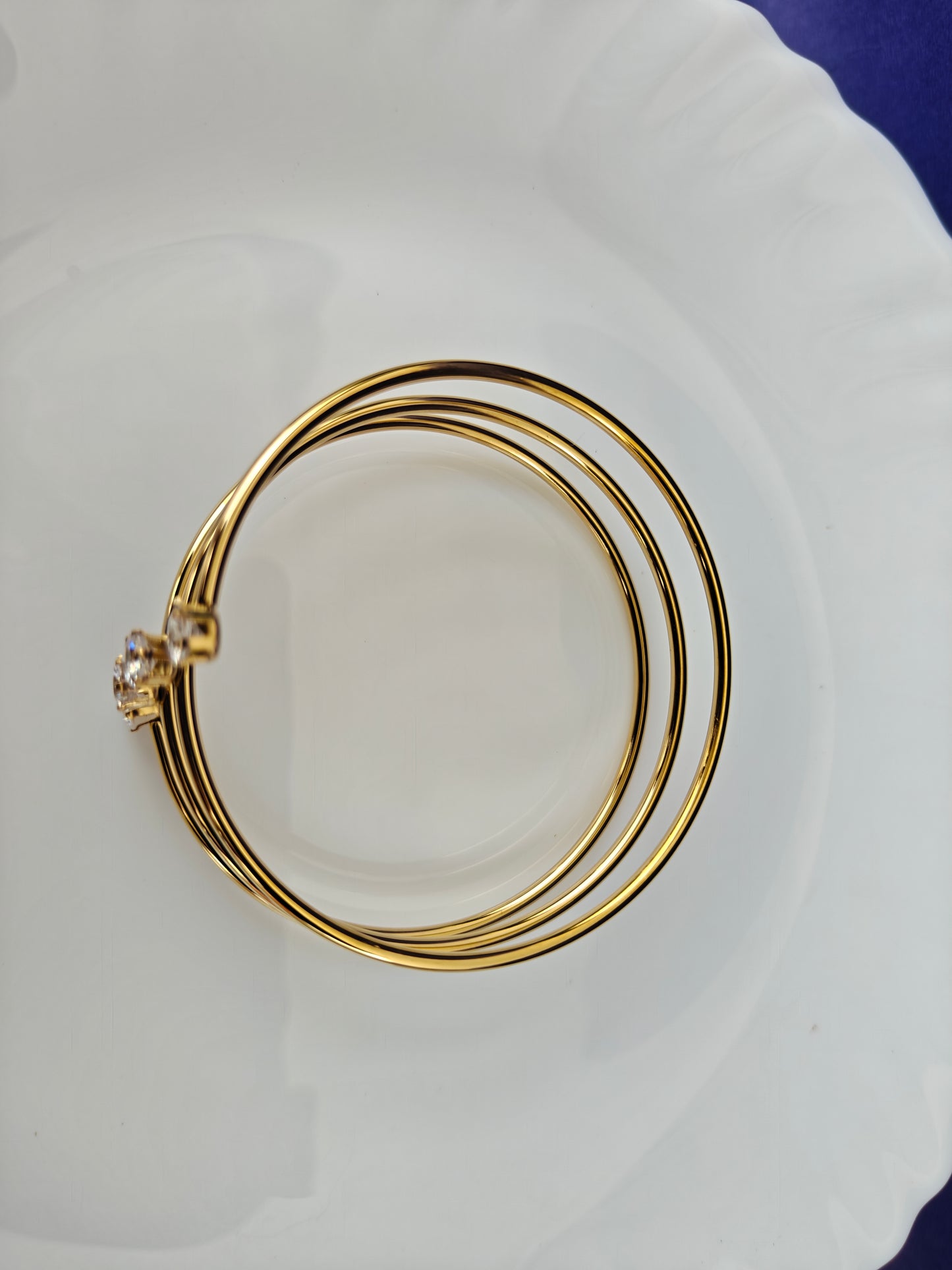 GOLD  BRACELET