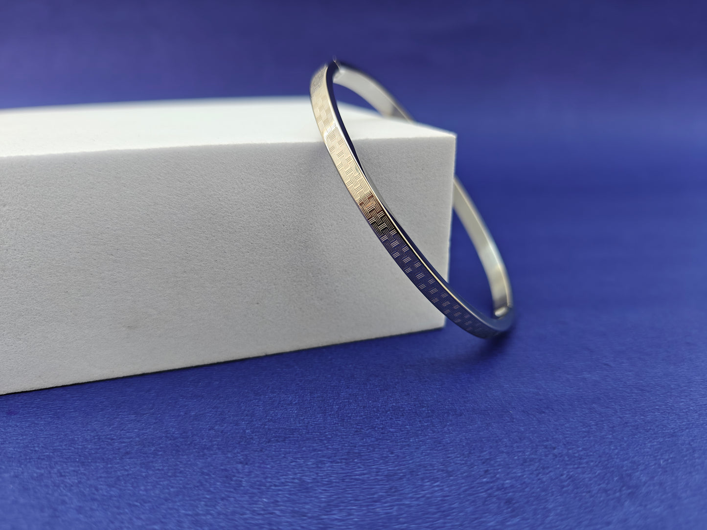 ADULT MINIMAL SILVER BRACELET X