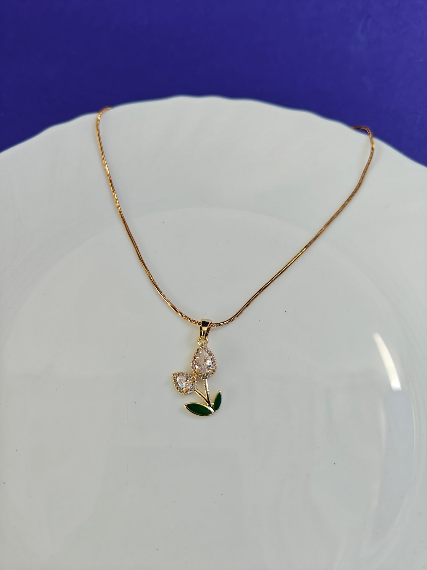 GOLD CHAIN  Q  S15