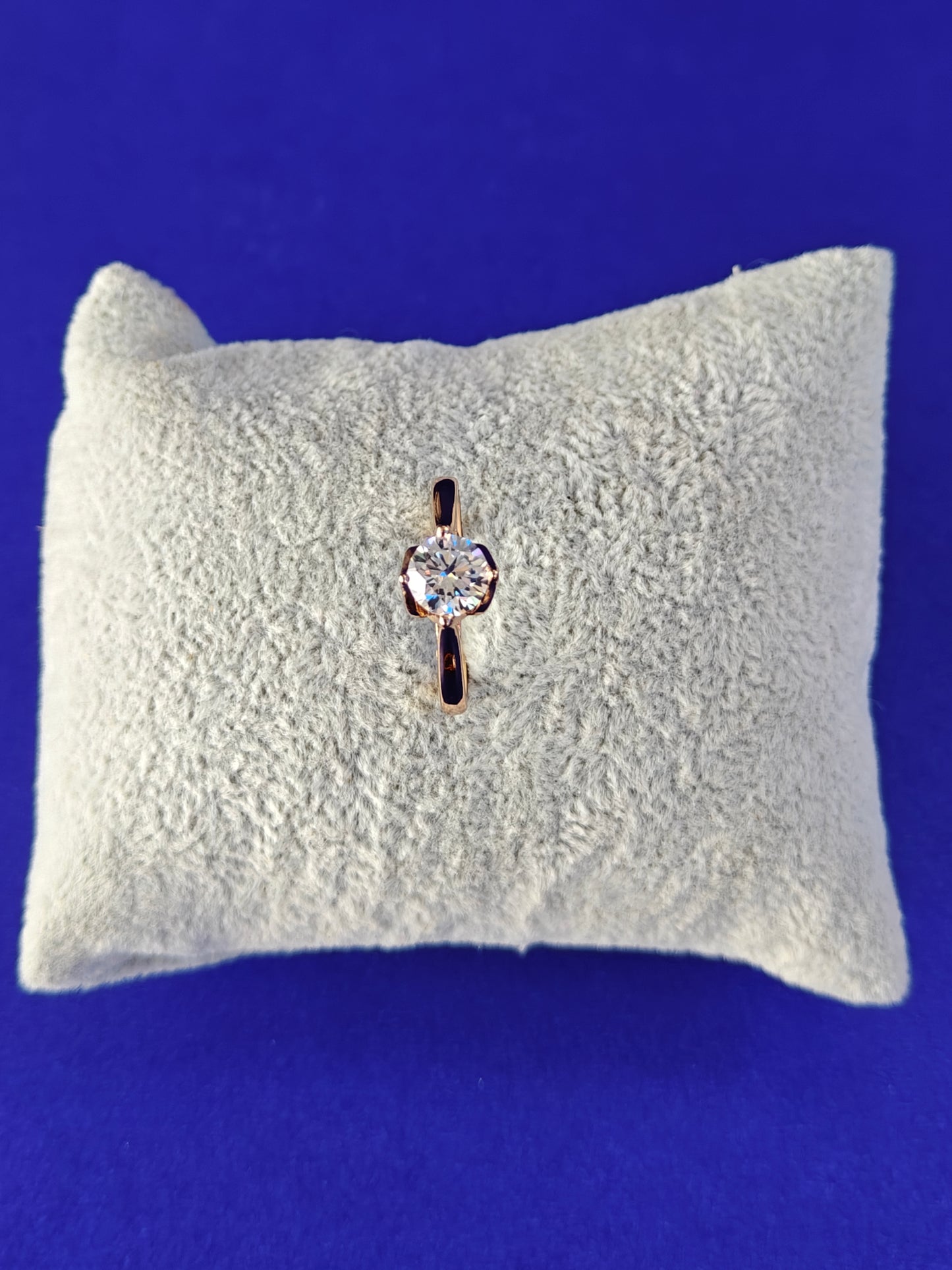 ROSEGOLD RING ..
