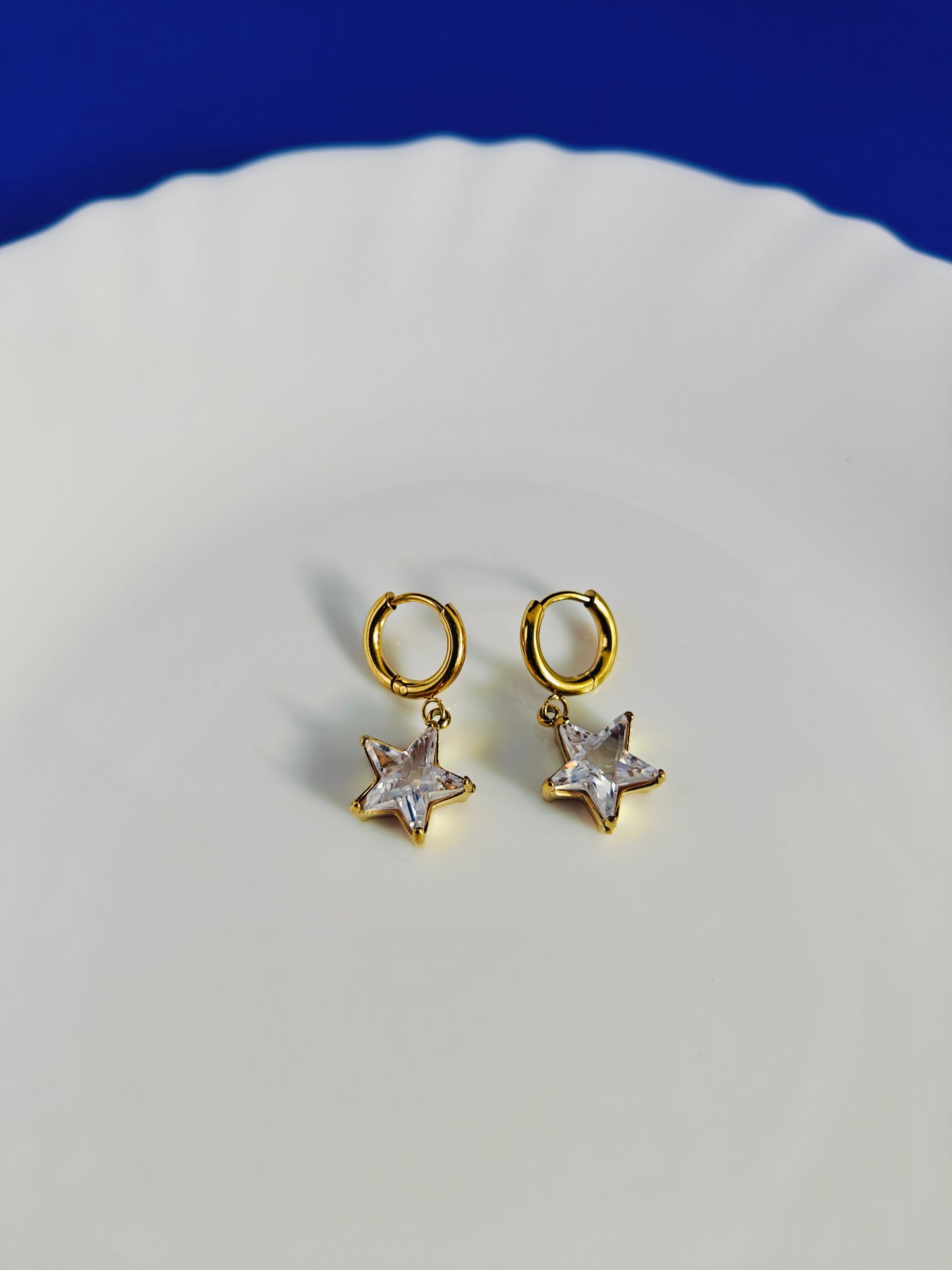 GOLD EARRING  7Q T7 X