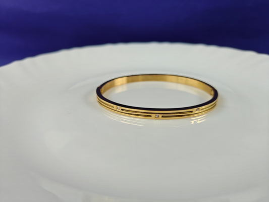 GOLD  BRACELET