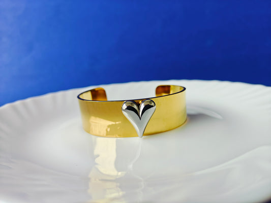 GOLD  BRACELET