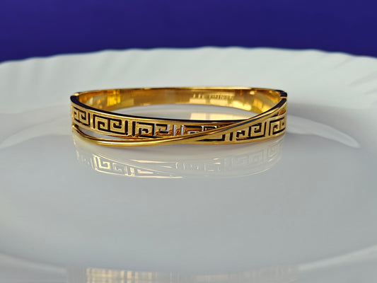 GOLD  BRACELET