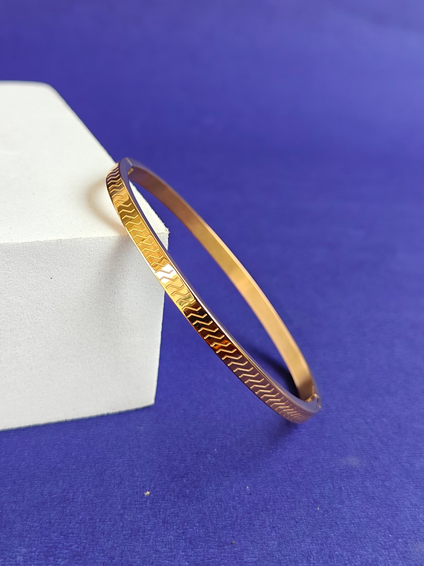 ADULT  GOLD BRACELET