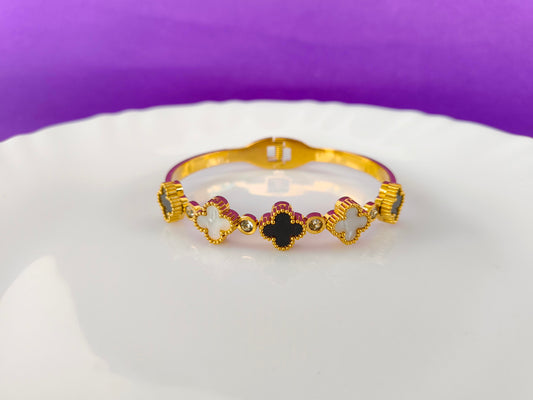 Gold Black White Clover Bracelet