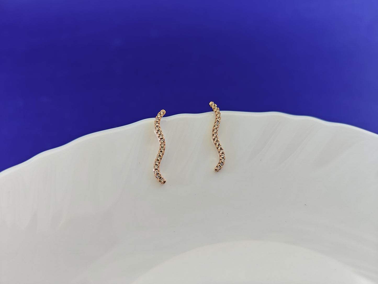 GOLD  EAR CUFF