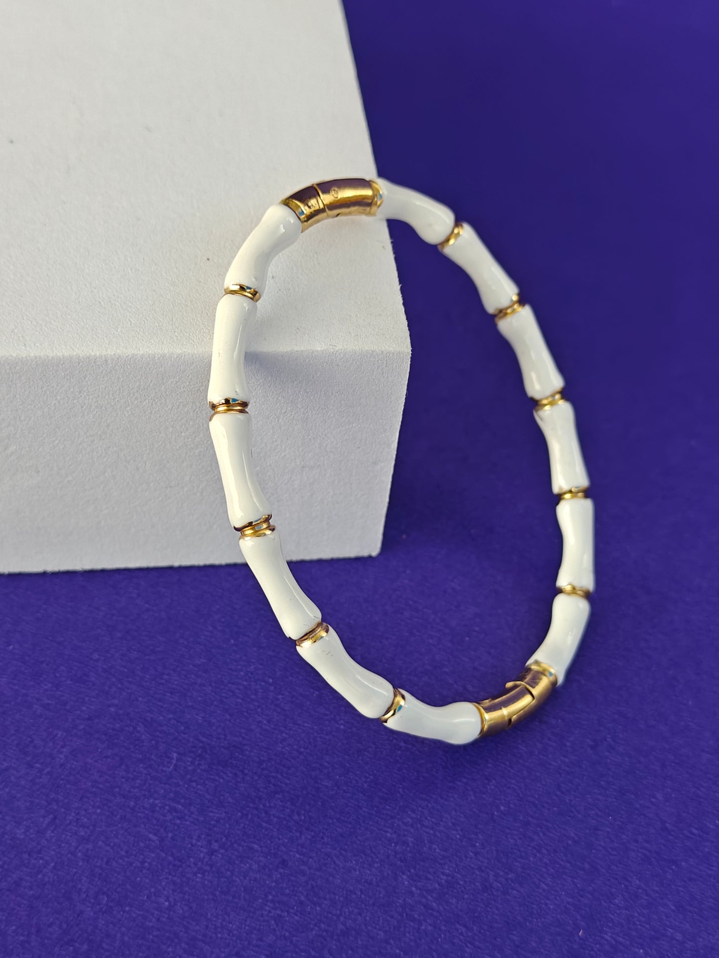 GOLD  BRACELET