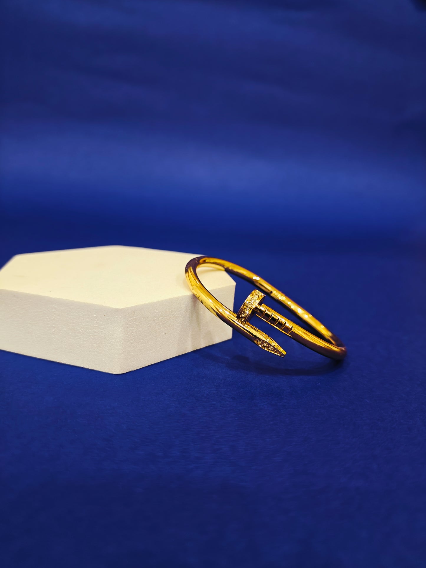 KIDS GOLD BRACELET .