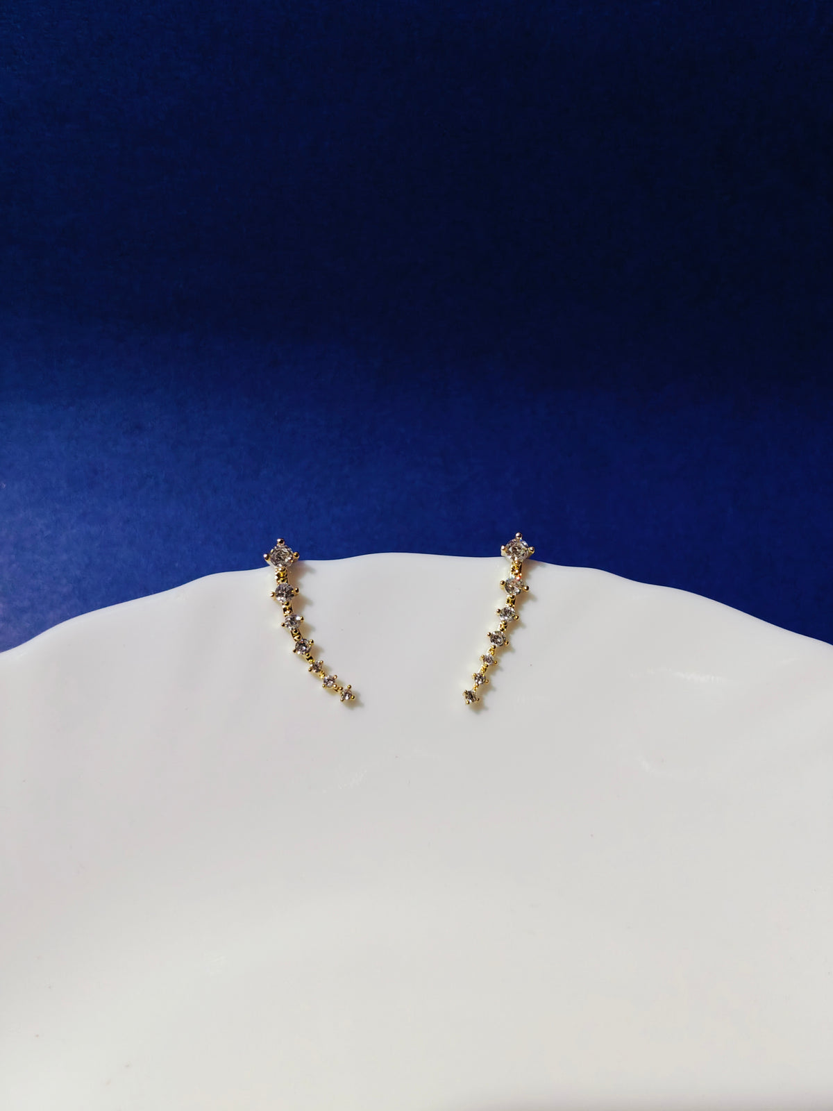 GOLD EAR CUFF SHORT