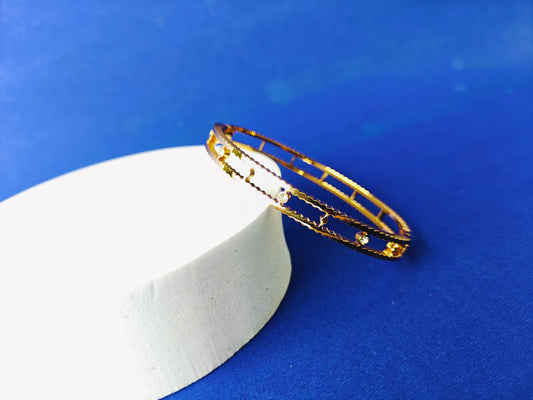GOLD  BRACELET