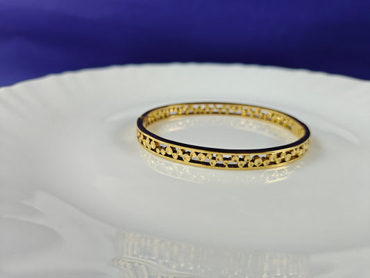 GOLD  BRACELET