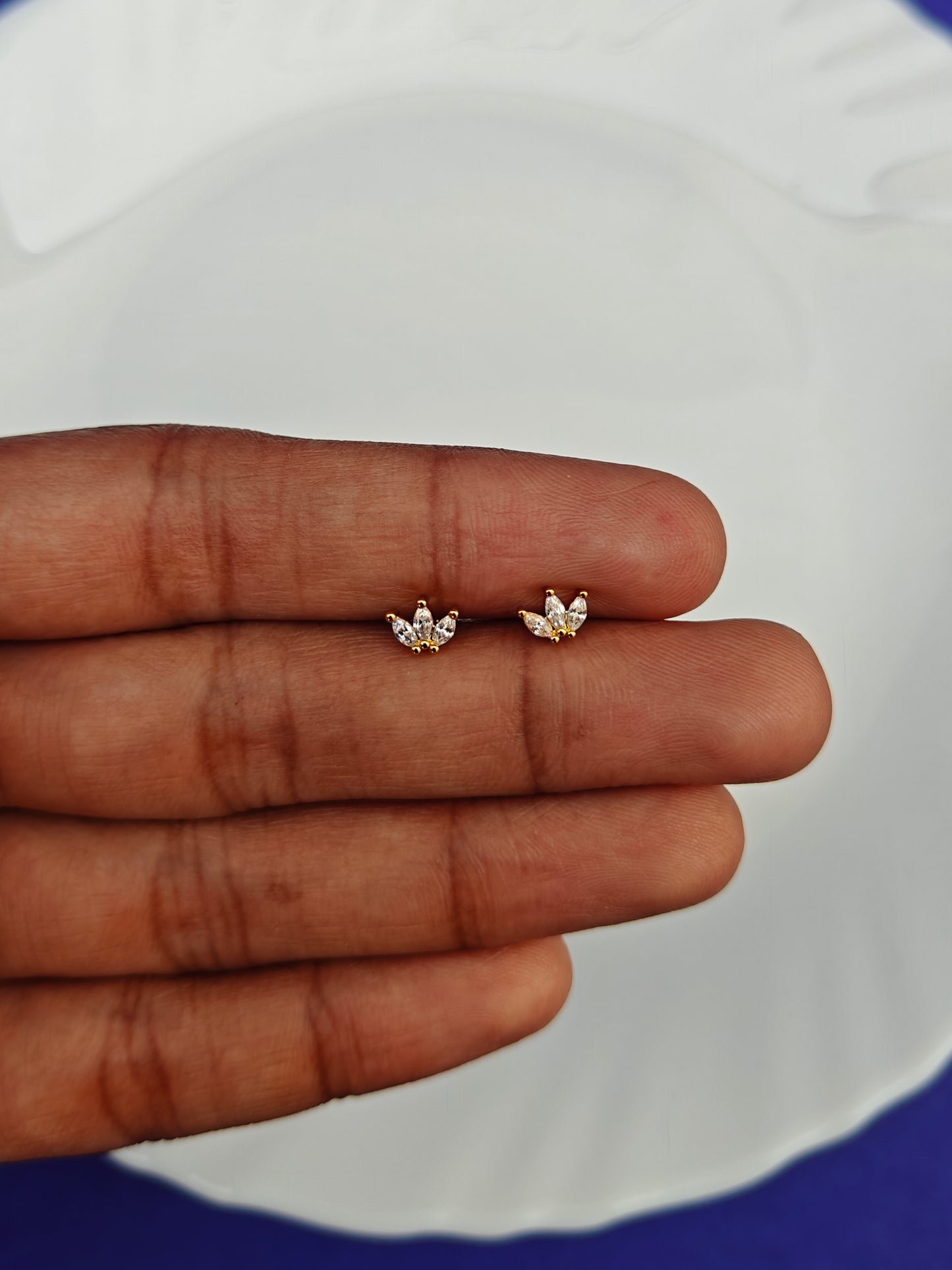 SCREW TYPE EARRINGS ANTI TARNISH AS 5