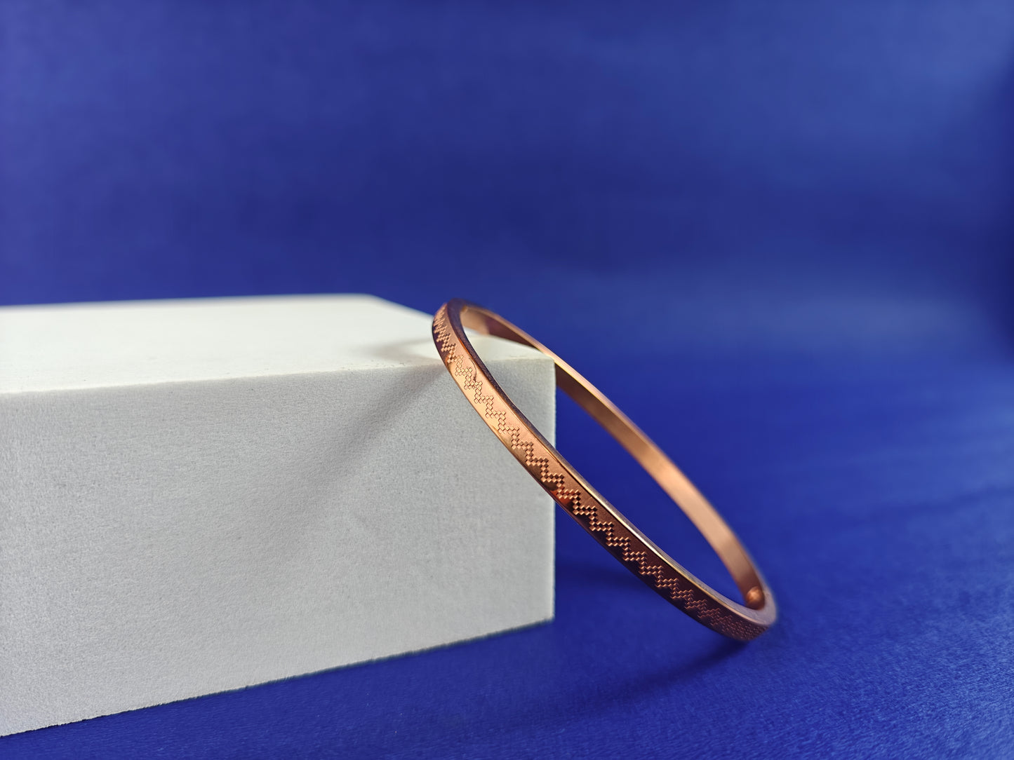 ADULT MINIMAL ROSEGOLD BRACELET y