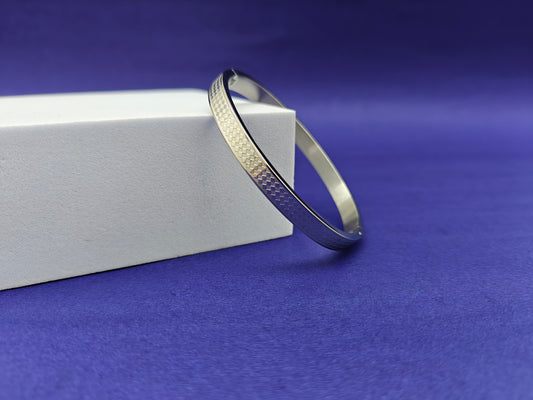 ADULT MINIMAL SILVER BRACELET X