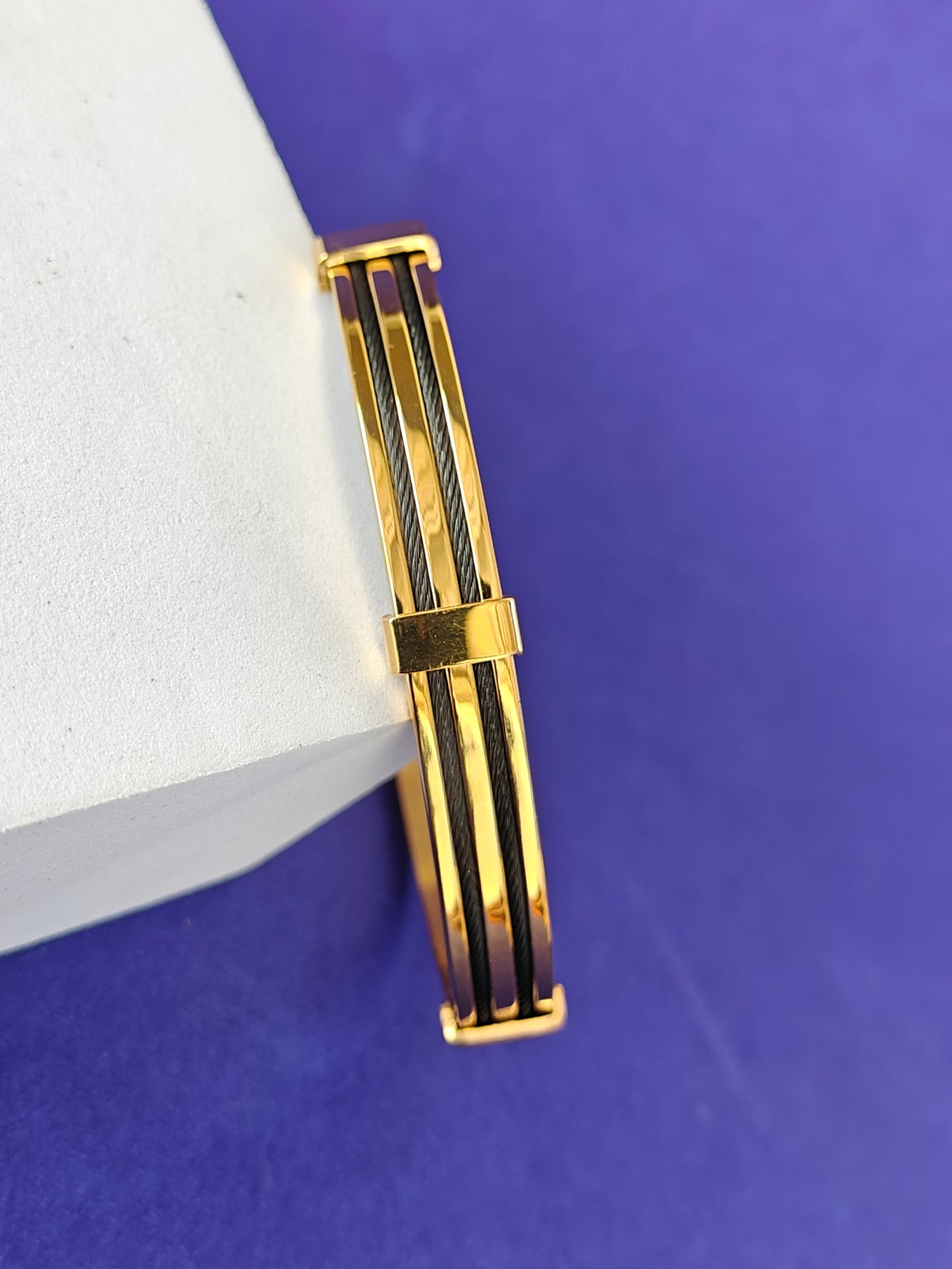 UNISEX KADA GOLD WITH BLACK BRACELET