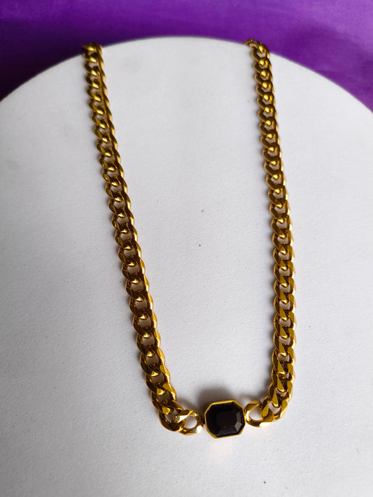 UNISEX GOLD BLACK STONE CHAIN O U