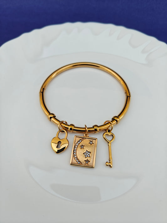 GOLD BRACELET X