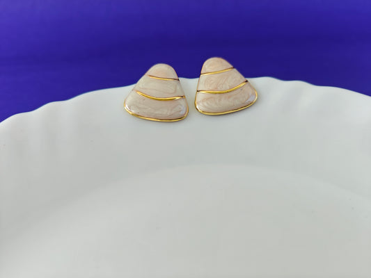 GOLD EARRING  8O T7 X