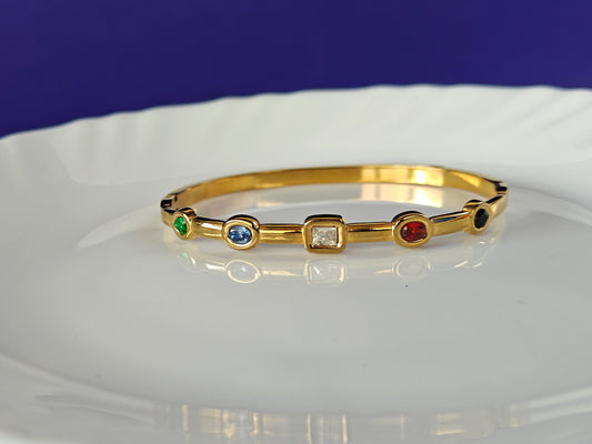 GOLD  BRACELET